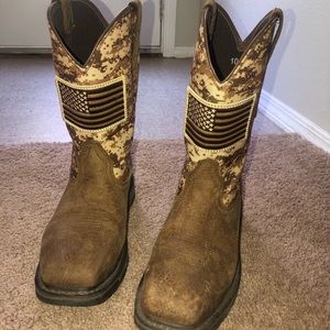 Ariat 10.5 men’s steel toe boots